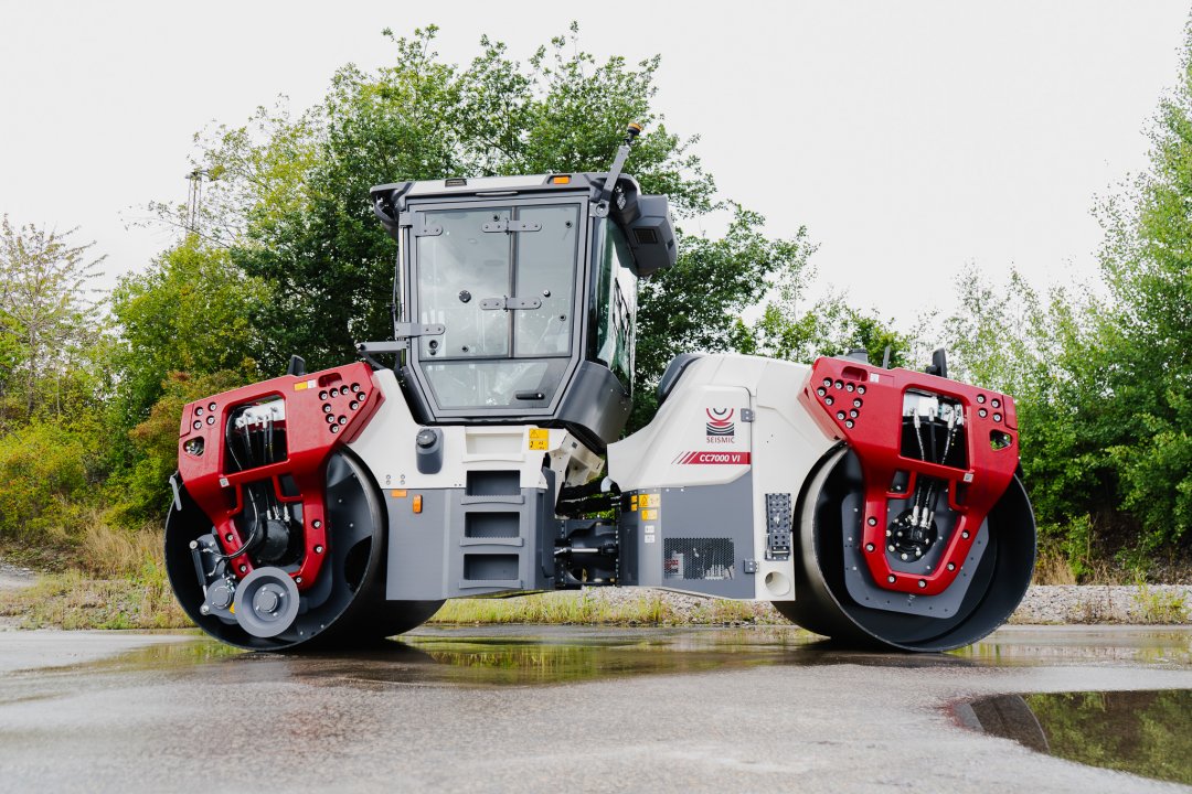 Big and Bold: Dynapac CC7000 VI Debuts as the World's Heaviest Asphalt Roller